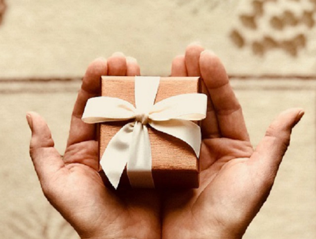 Well Established Upscale Gift Shop in Central Pinellas County